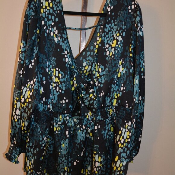 NWT Torrid Satin Surplice Tie Cut Out Back Long Sleeve Blouse Size 4X - Picture 12 of 14